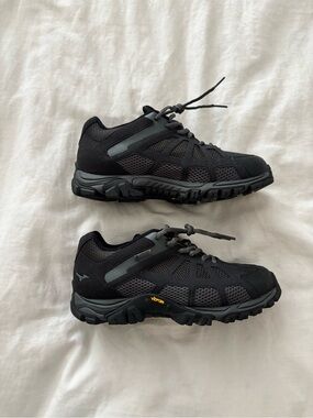 Mizuno Wave Adventure Gore-Tex Vibram Hiking Shoes